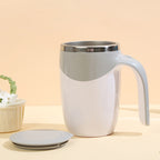 Automatisk selvomrørende kaffekrus med låg – bærbar magnetisk mixerkop