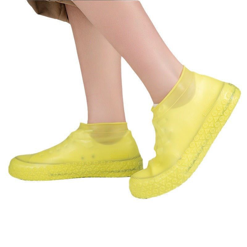 Stop Natte Sneakers! Kraftige regnoversko — anti-slip & foldbare i din tas 🌧️